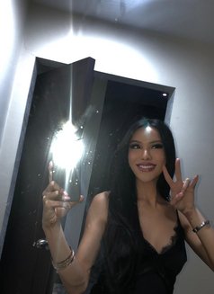 Fadia69, Big, long, pink dick - Acompañantes transexual in Al Manama Photo 28 of 30