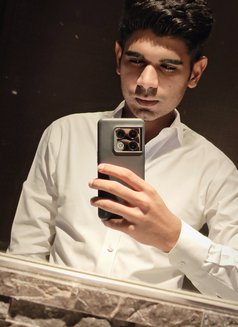 Fadii - Acompañantes masculino in Lahore Photo 4 of 6