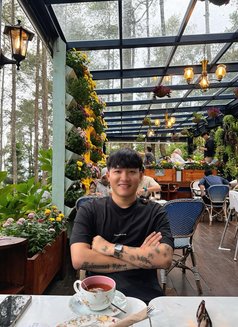 Fadil - Male escort in Jakarta Photo 2 of 3