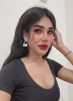 Fadir - Transsexual escort in Khobar Photo 4 of 5