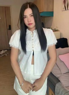 Fah - masseuse in Bangkok Photo 3 of 5