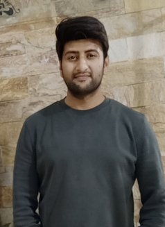 Fahad Available in Lahore and Sargodha - Acompañantes masculino in Lahore Photo 2 of 3