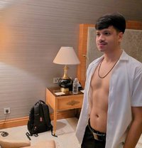 Fahad Top Both - Male escort in Abu Dhabi