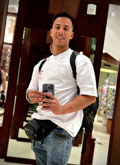 Fahd is very Strong - Male escort in Abu Dhabi Photo 2 of 5