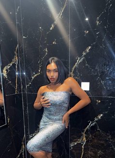 Fahrah 7 Inch Good Top - Transsexual escort in Abu Dhabi Photo 3 of 6