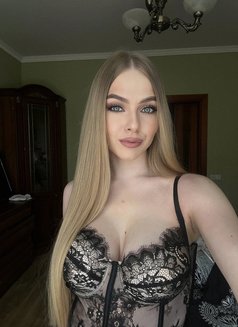 Faina - escort in Dubai Photo 2 of 8