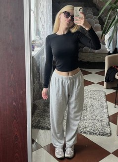 Faina - escort in Dubai Photo 2 of 7