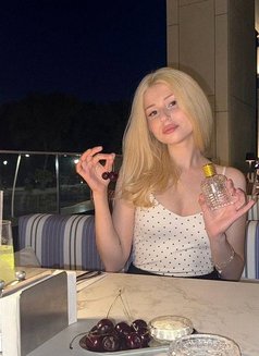 Faina - escort in Dubai Photo 5 of 7
