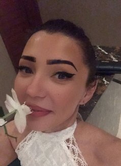 Fairi independent - escort in Dubai Photo 1 of 9