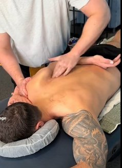 Adib - masseur in Dubai Photo 7 of 9