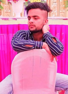 Faisu - Male escort in Mumbai Photo 3 of 3
