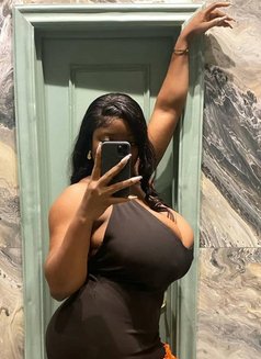 Faith - escort in Dammam Photo 1 of 2