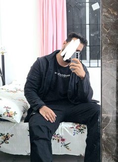 Faiz Sk - masseur in Candolim, Goa Photo 1 of 9