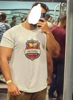 Faiz Sk - masseur in Candolim, Goa Photo 4 of 9