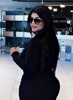 Faiza - Male dominatrix in Jeddah Photo 2 of 2
