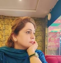 Faiza - escort in Muscat