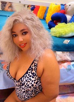 Faiza - escort in Riyadh Photo 2 of 5