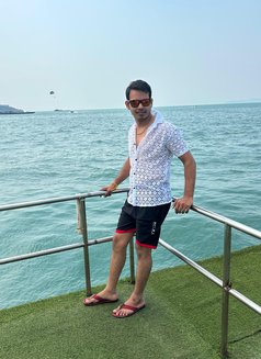 Faizuu muslim boy 7.5 inch horse - Male escort in Mumbai Photo 8 of 13