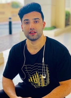 Faizy - Male escort in Dubai Photo 4 of 5
