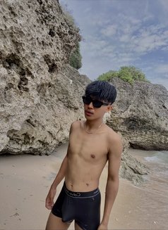 Fall01 - Acompañantes masculino in Bali Photo 1 of 9