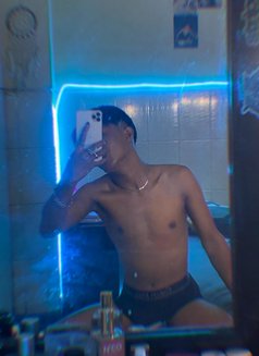 Fall01 - Acompañantes masculino in Bali Photo 6 of 9