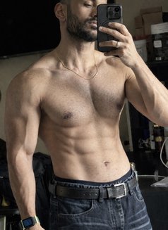 Fallen - Male escort in Mumbai Photo 2 of 5