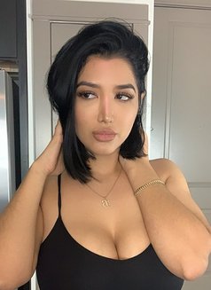 Falone - puta in Lisbon Photo 3 of 18