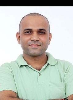 FALTU - Acompañantes masculino in New Delhi Photo 2 of 2