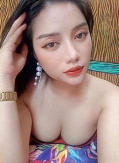 Fame Yu - escort in Singapore Photo 4 of 10