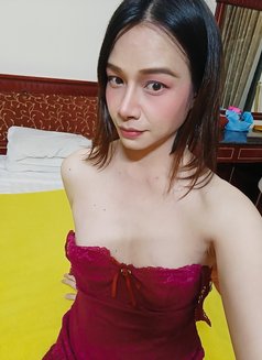 Famemy - Transsexual escort in Al Manama Photo 4 of 8