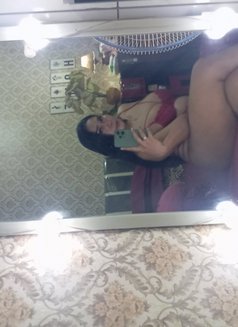 Fania Chubby - Acompañantes transexual in Singapore Photo 8 of 13
