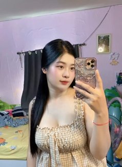 Fania - escort in Jakarta Photo 1 of 5