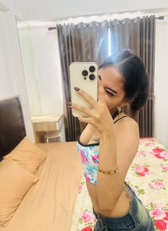 Fanny - escort in Bali Photo 2 of 6