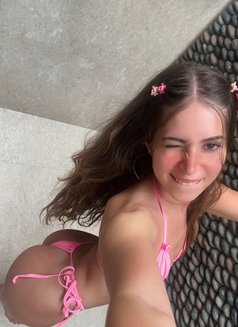 Fanny - escort in Paris Photo 5 of 6