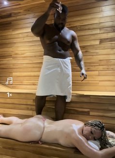 Fantasy 🤴 Cobra 🤴emperor - masseur in Accra Photo 4 of 5