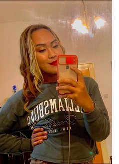 Fantasy Sam - Acompañantes transexual in Dubai Photo 5 of 5