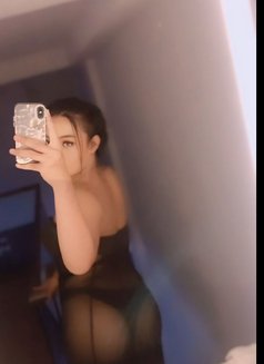 Faradina Hyper Transgirl giving Poppie - Acompañantes transexual in Bali Photo 15 of 16