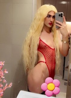 Farah 22 cm - Transsexual escort in Dubai Photo 11 of 30