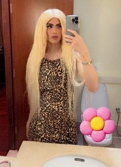 Farah 22 cm - Transsexual escort in Dubai Photo 13 of 20