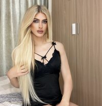 Farah Arabiya 22 cm - Transsexual escort in Dubai