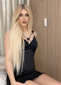 Farah Arabiya 22 cm - Transsexual escort in Dubai Photo 8 of 28