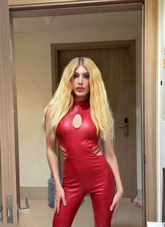 Farah Arabiya 22 cm - Transsexual escort in Dubai Photo 3 of 28