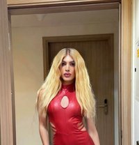 Farah Arabiya 22 cm - Transsexual escort in Dubai