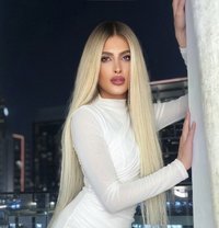 Farah Arabiya 22 cm - Acompañantes transexual in Dubai Photo 2 of 28