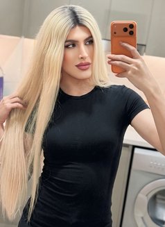 Farah Arabiya 22 cm - Transsexual escort in Dubai Photo 3 of 30
