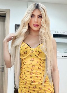 Farah Arabiya 22 cm - Transsexual escort in Dubai Photo 4 of 30