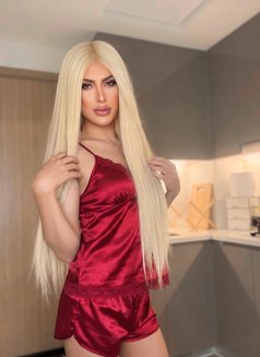 Rina Arabiya 22 cm - Acompañantes transexual in Dubai Photo 1 of 25