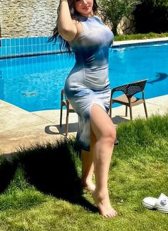 Farah - escort in Cairo Photo 1 of 8