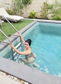 Farah - escort in Dubai Photo 4 of 8