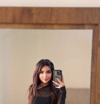 Farah - escort in Muscat